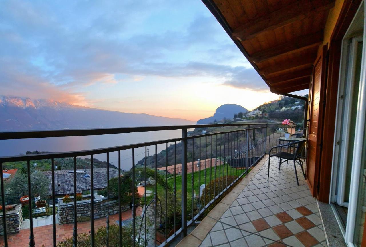 Casa Elka Residence Lake View And Pool By Garda Domus Mea Pieve  المظهر الخارجي الصورة