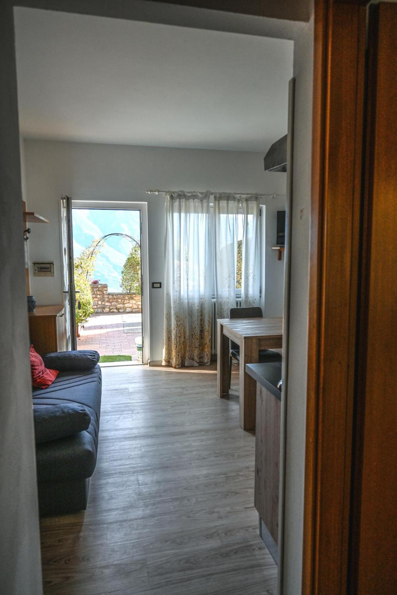 Casa Elka Residence Lake View And Pool By Garda Domus Mea Pieve  المظهر الخارجي الصورة